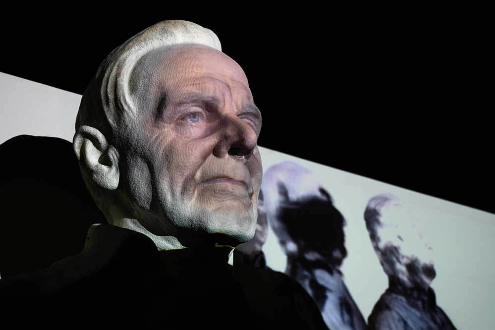 - <a href="http://www.michaelbachhofer.com/soundinst/ich-bin-viele-gesichter/">visit projet site</a>